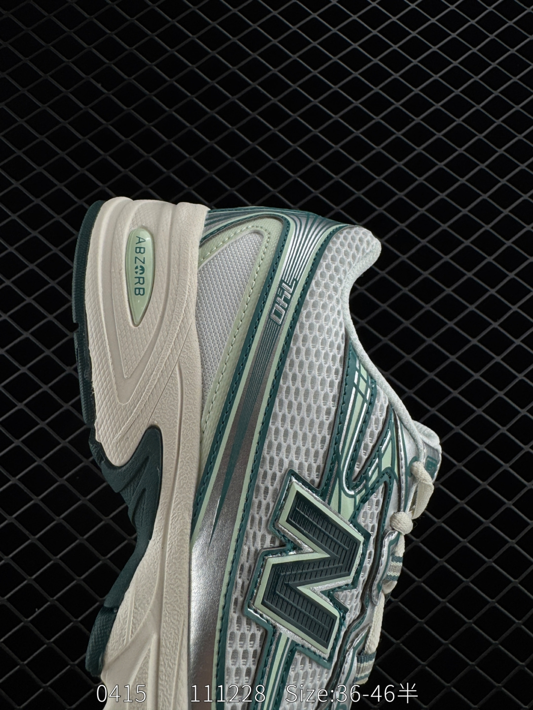 New Balance MR740 NB